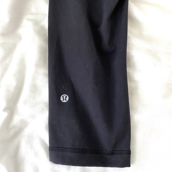 Size 8 Lulu Lemon Leggings - Picture 2 of 2